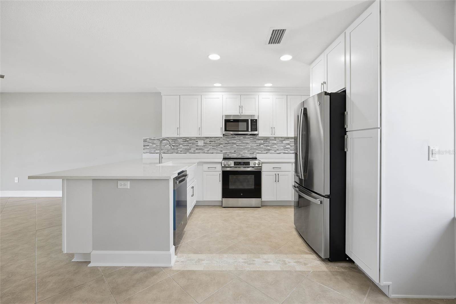 11586 West Bayshore Drive, #14, Crystal River, FL 34429