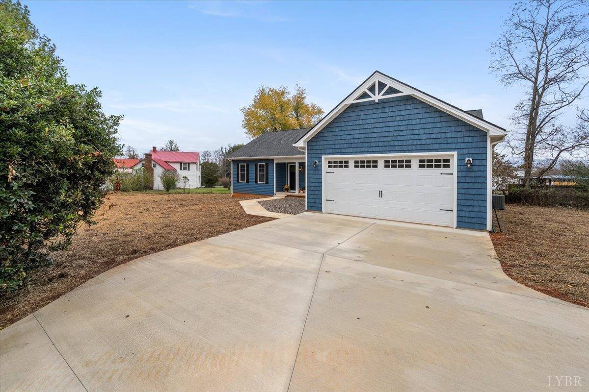 1025 Lindsay Rd, Forest, VA 24551