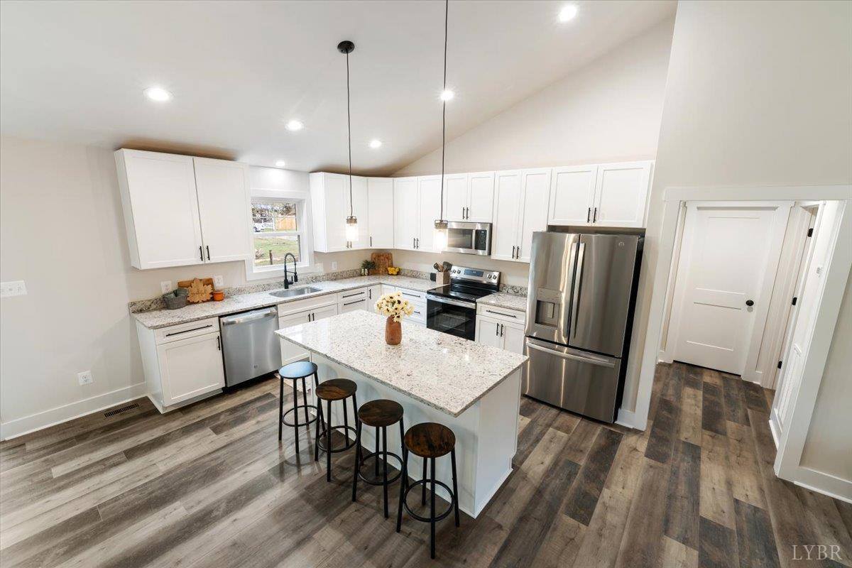 1025 Lindsay Rd, Forest, VA 24551