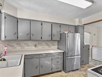 605 S Vine Avenue, Marshfield, WI 54449
