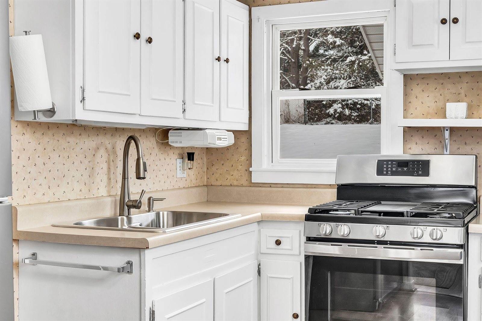 37 Jowett Street, Bangor, ME 04401