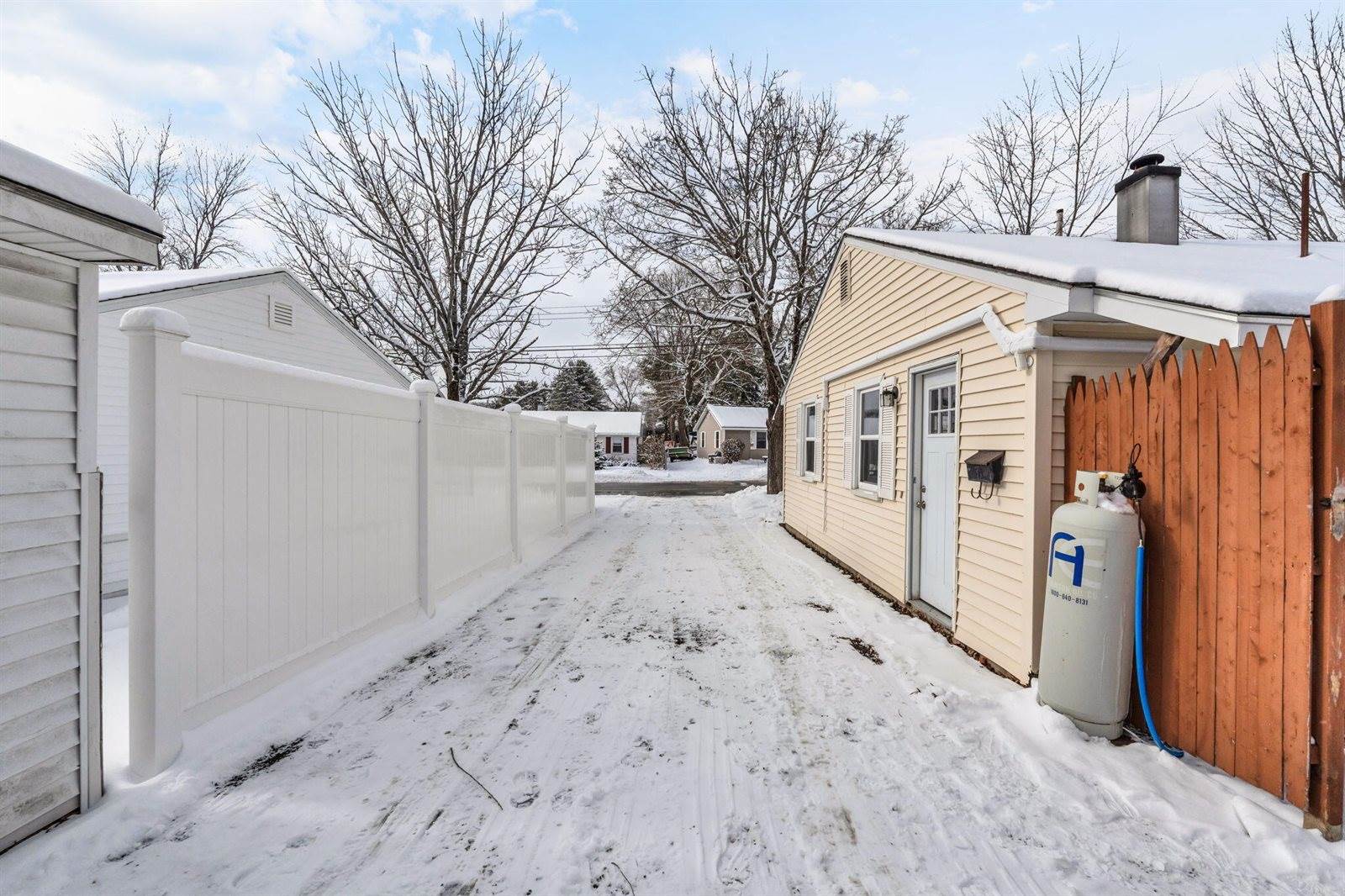 37 Jowett Street, Bangor, ME 04401