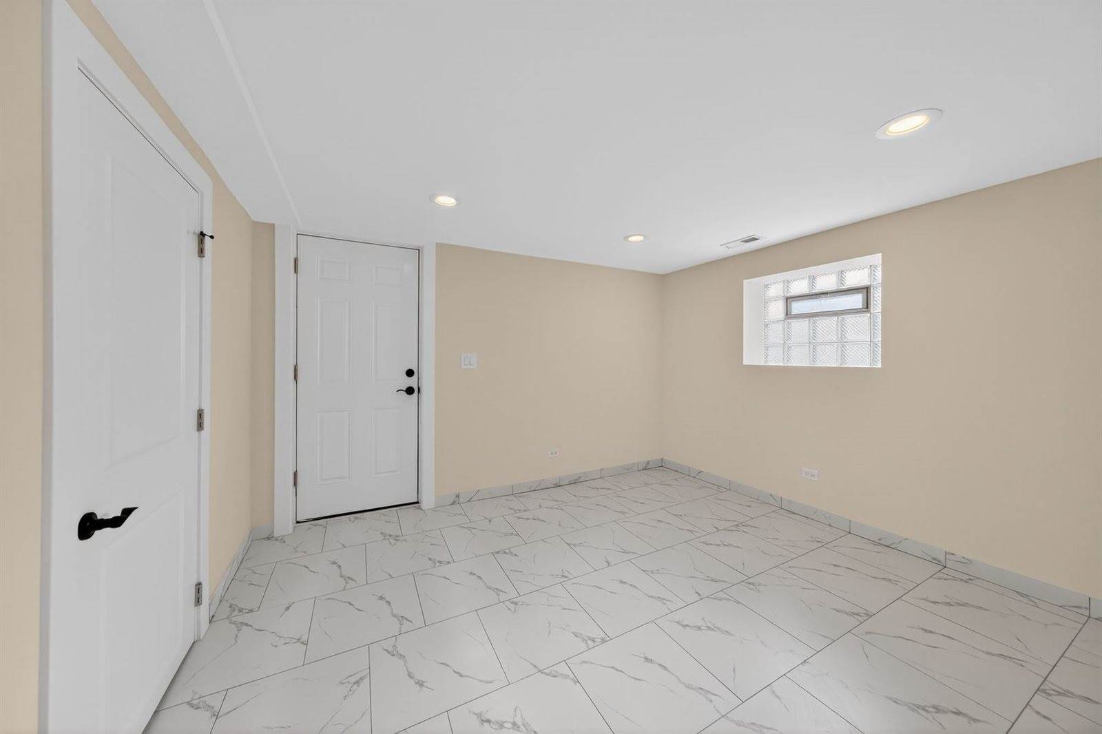 6559 South Kedvale Avenue, Chicago, IL 60629