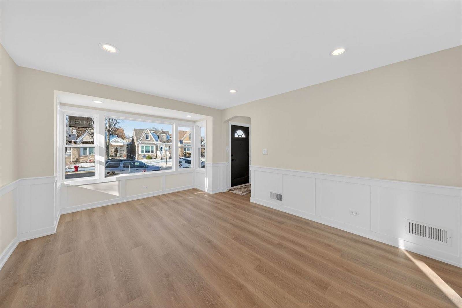 6559 South Kedvale Avenue, Chicago, IL 60629