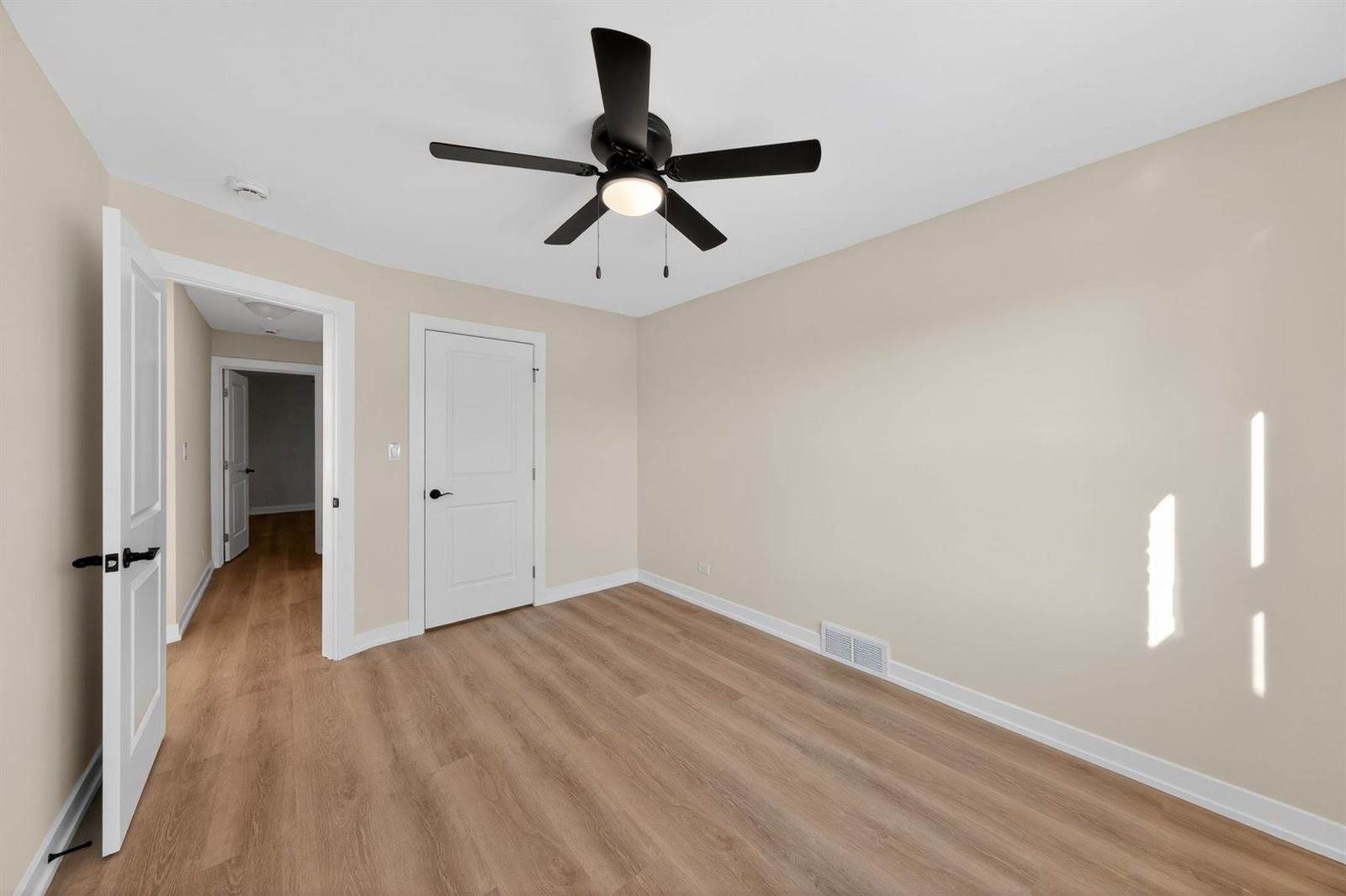 6559 South Kedvale Avenue, Chicago, IL 60629