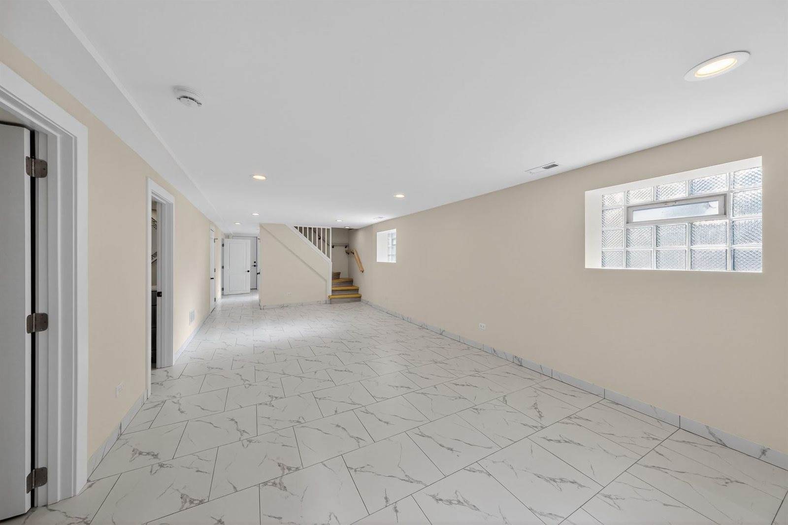 6559 South Kedvale Avenue, Chicago, IL 60629