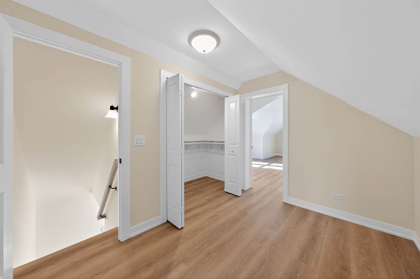 6559 South Kedvale Avenue, Chicago, IL 60629