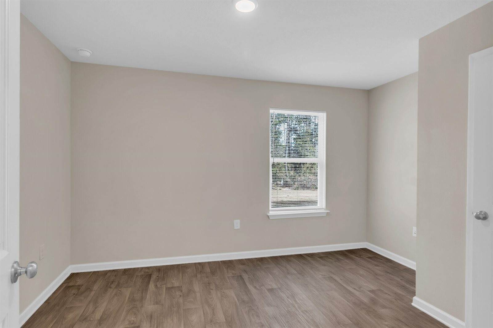 585 Earl Godwin Road, Freeport, FL 32439