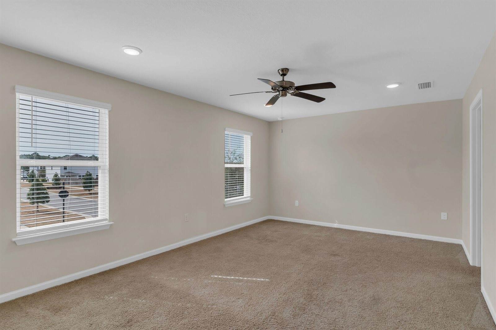 585 Earl Godwin Road, Freeport, FL 32439