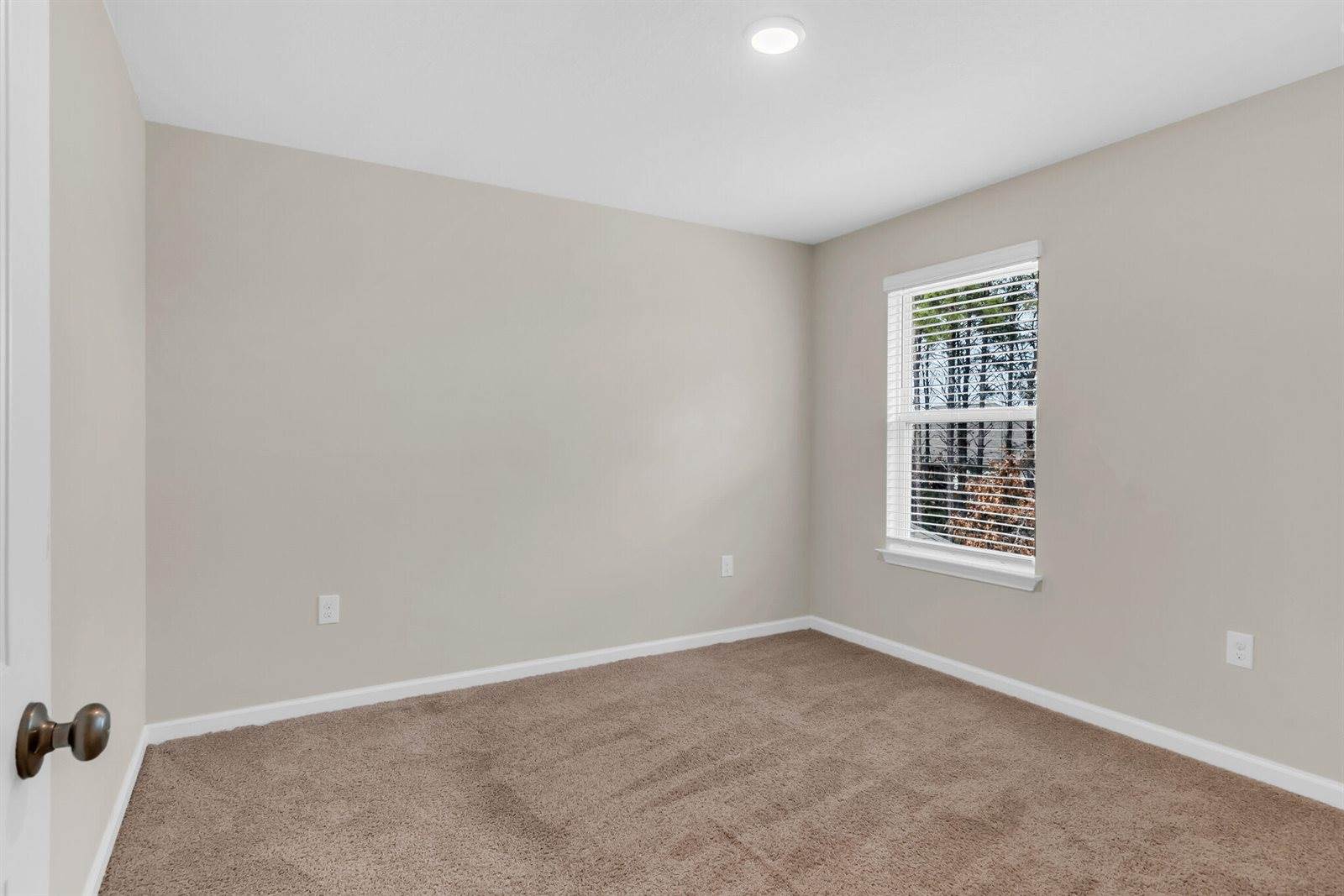 585 Earl Godwin Road, Freeport, FL 32439