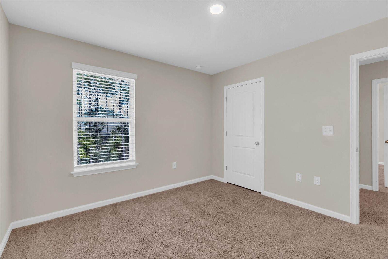 585 Earl Godwin Road, Freeport, FL 32439