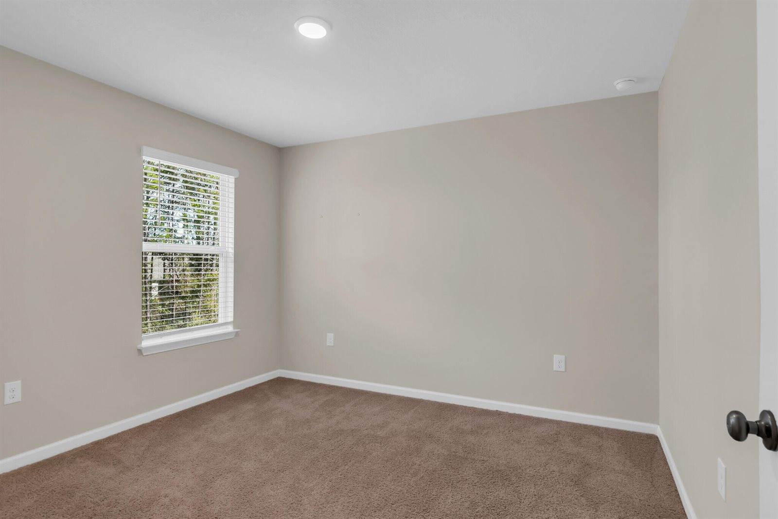 585 Earl Godwin Road, Freeport, FL 32439