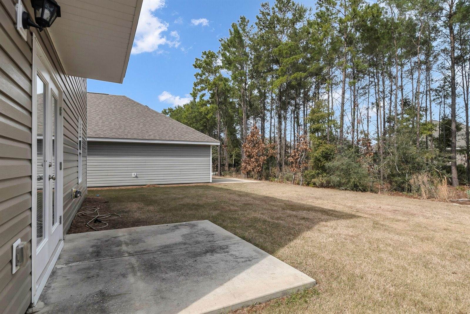 585 Earl Godwin Road, Freeport, FL 32439