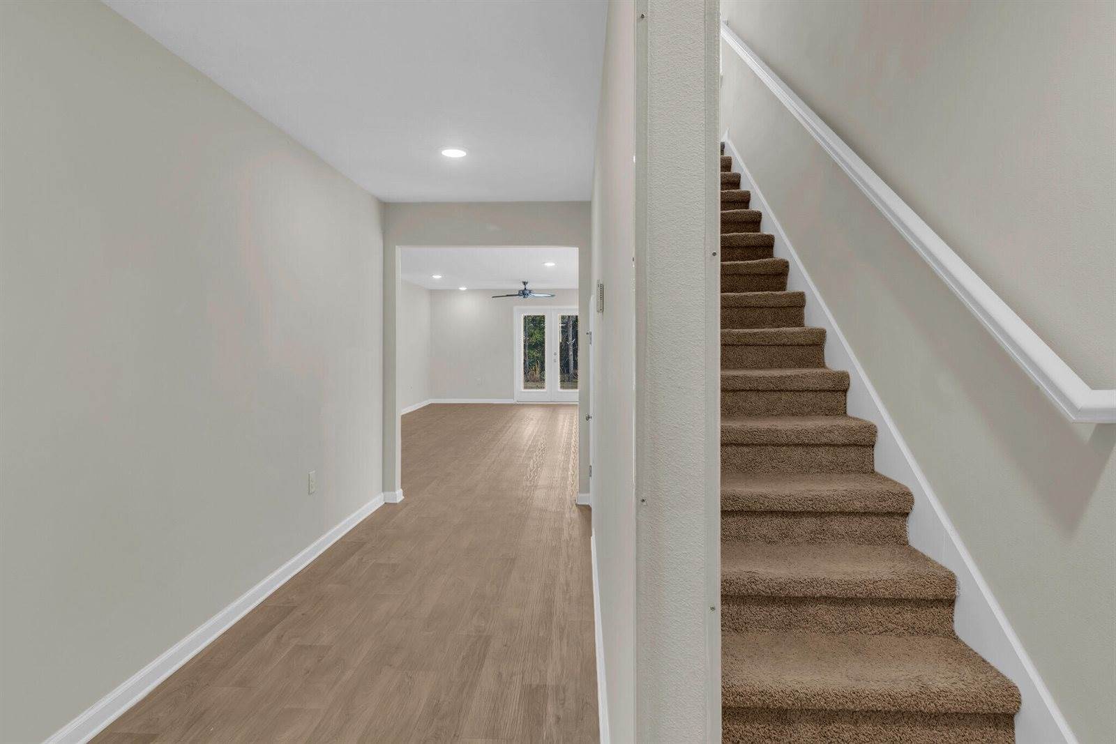 585 Earl Godwin Road, Freeport, FL 32439