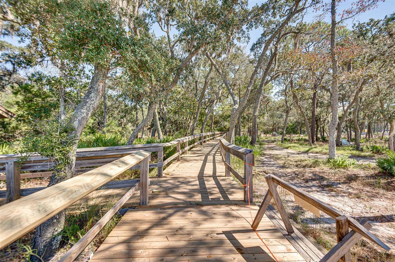 585 Earl Godwin Road, Freeport, FL 32439