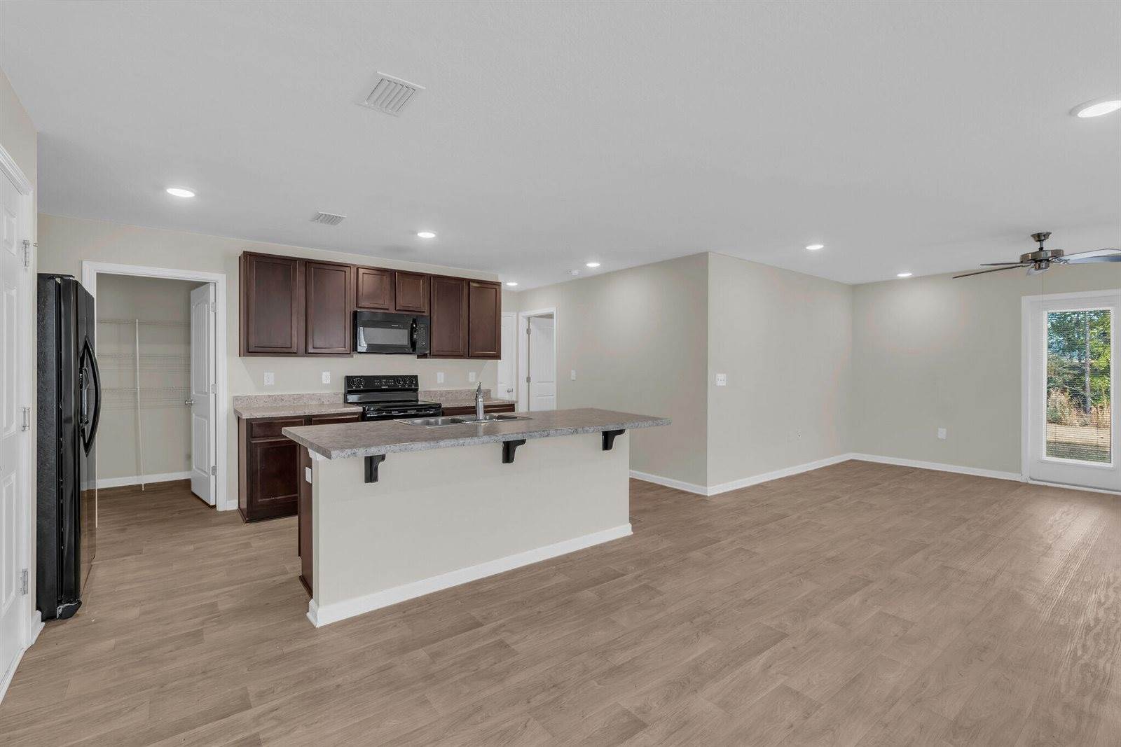 585 Earl Godwin Road, Freeport, FL 32439