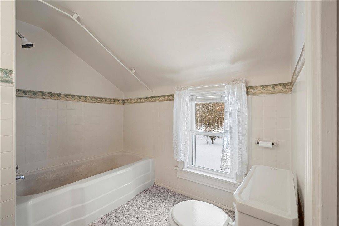 147 Fredonia Hadley Rd, Fairview Township, PA 16124