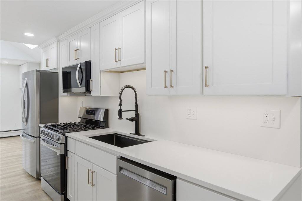 42 Oakdale Rd, Canton, MA 02021