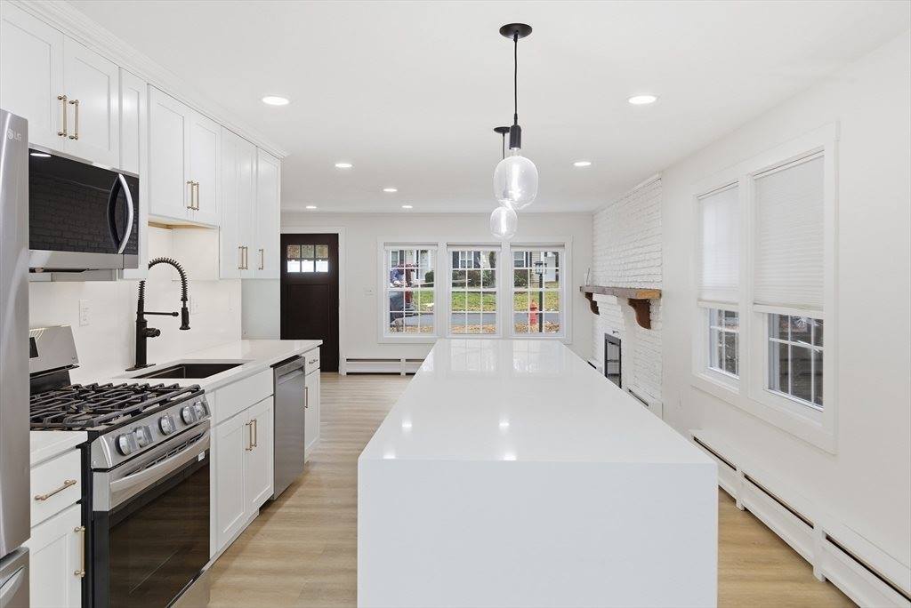 42 Oakdale Rd, Canton, MA 02021