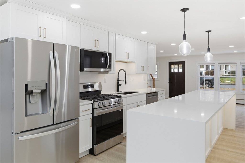 42 Oakdale Rd, Canton, MA 02021