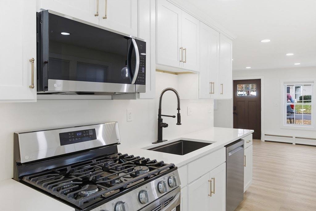 42 Oakdale Rd, Canton, MA 02021