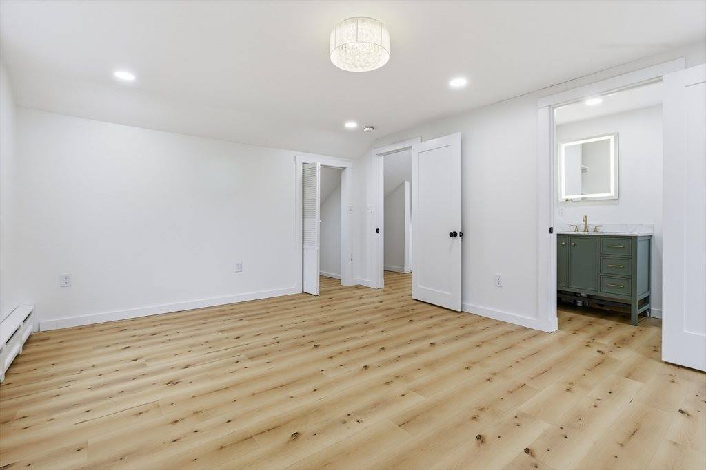 42 Oakdale Rd, Canton, MA 02021