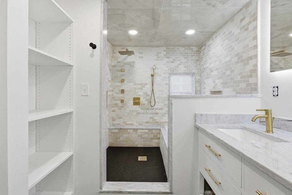 42 Oakdale Rd, Canton, MA 02021