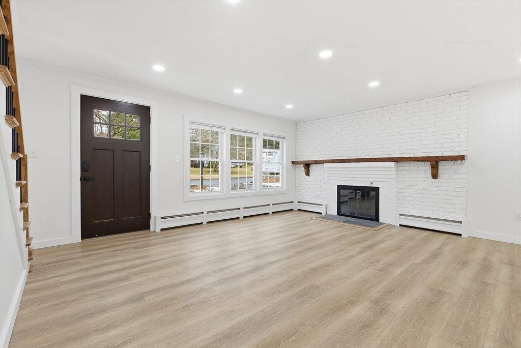 42 Oakdale Rd, Canton, MA 02021