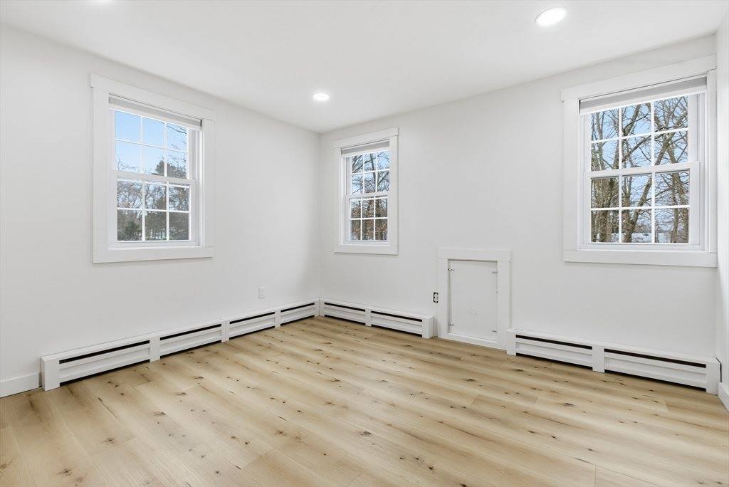 42 Oakdale Rd, Canton, MA 02021