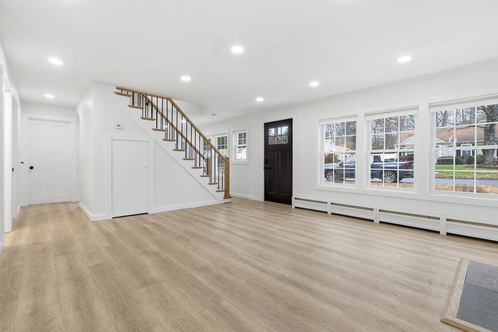 42 Oakdale Rd, Canton, MA 02021