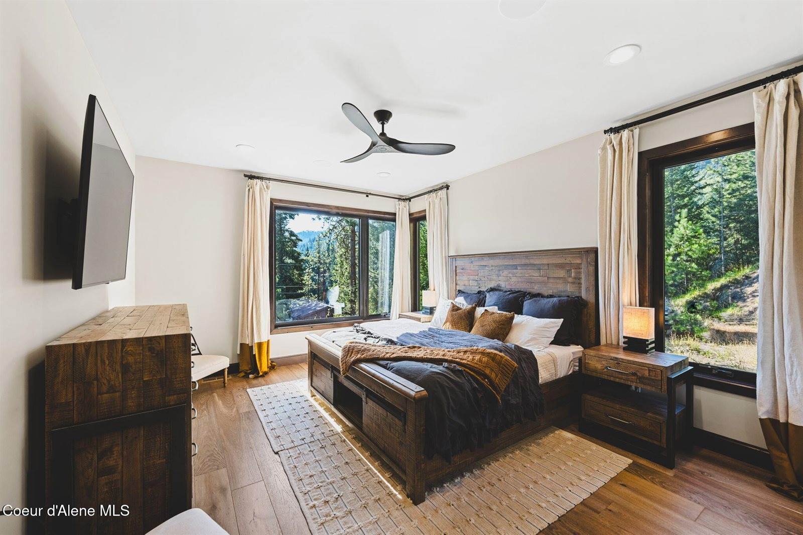 5714 East Hayden Lake Rd, Hayden, ID 83835