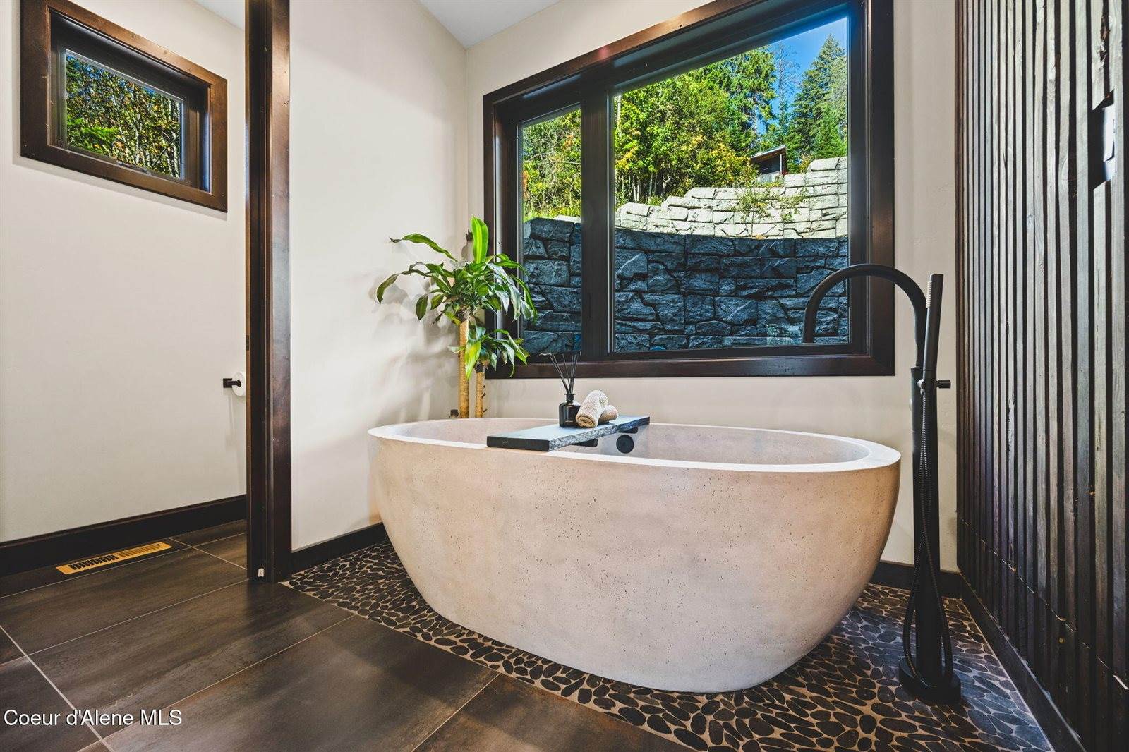 5714 East Hayden Lake Rd, Hayden, ID 83835