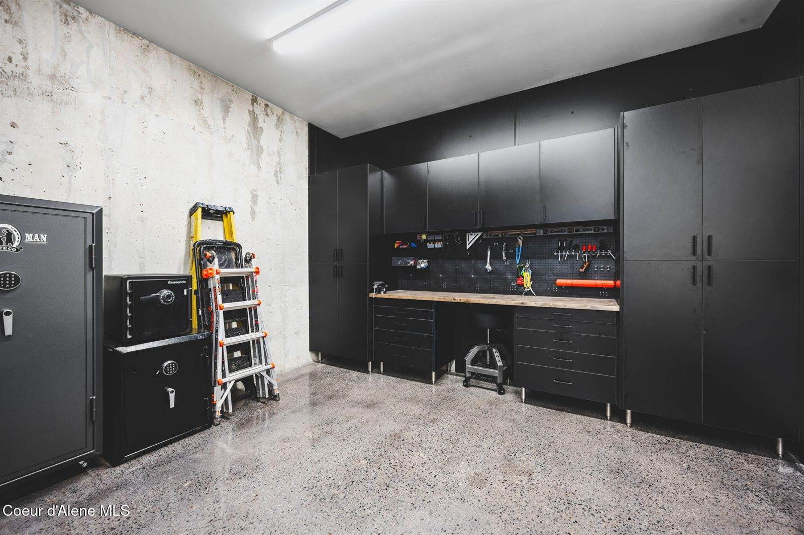 5714 East Hayden Lake Rd, Hayden, ID 83835