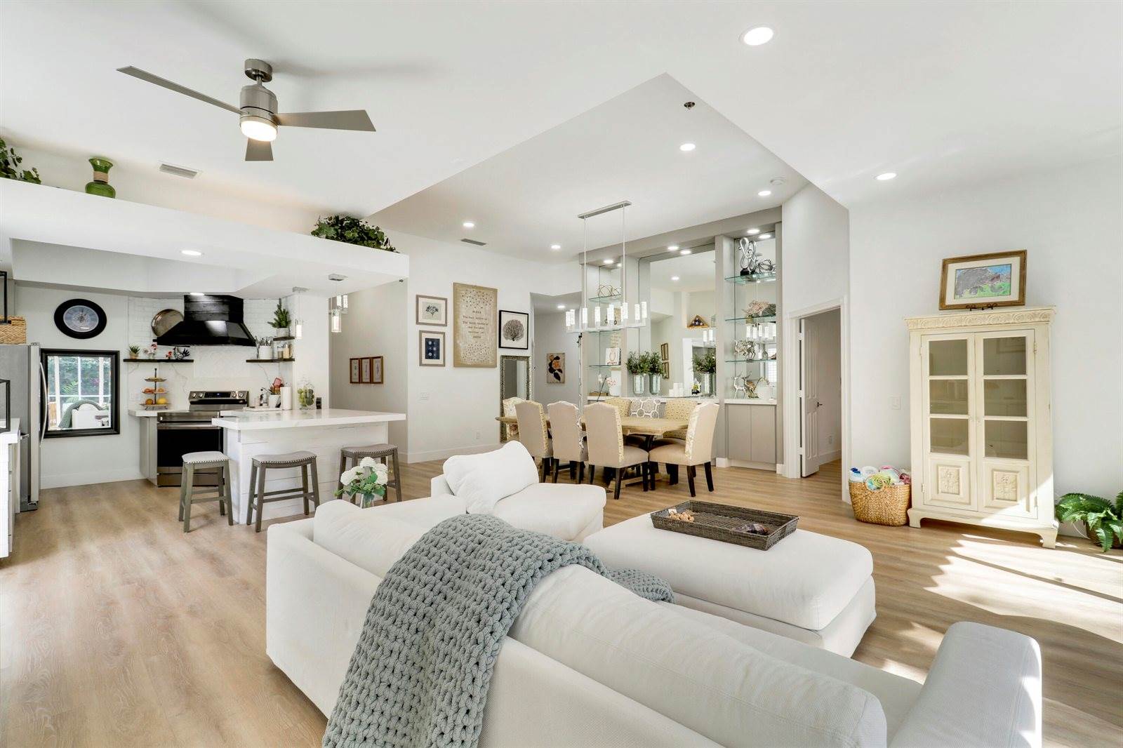 387 Kelsey Park Drive, Palm Beach Gardens, FL 33410