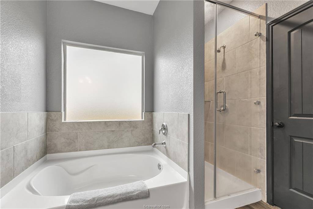 6220 Darlington Avenue, College Station, TX 77845