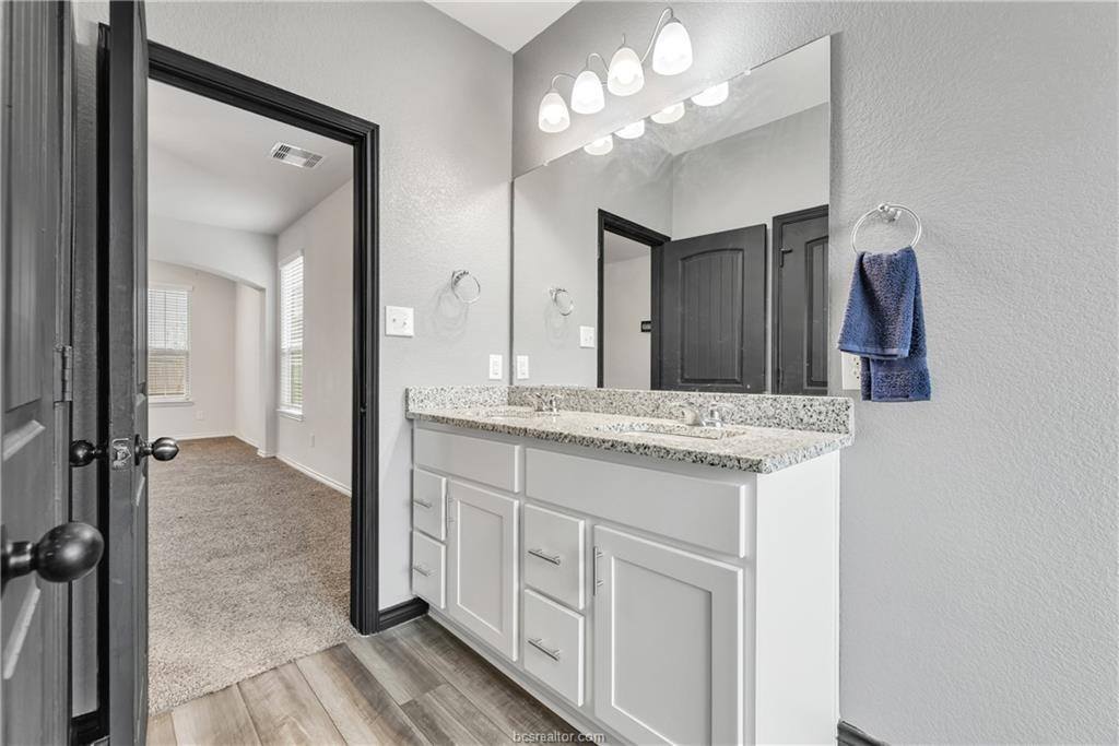 6220 Darlington Avenue, College Station, TX 77845