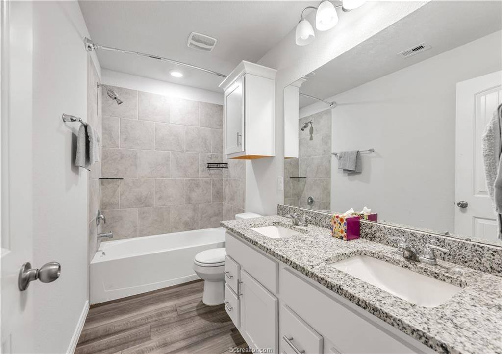 6220 Darlington Avenue, College Station, TX 77845