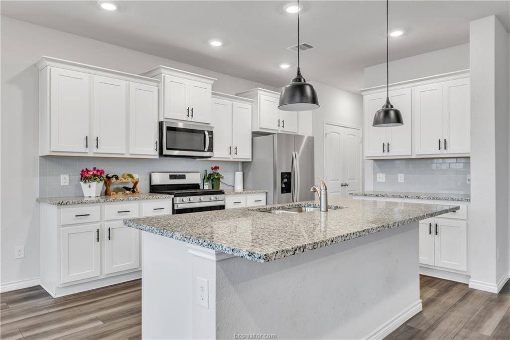 6220 Darlington Avenue, College Station, TX 77845