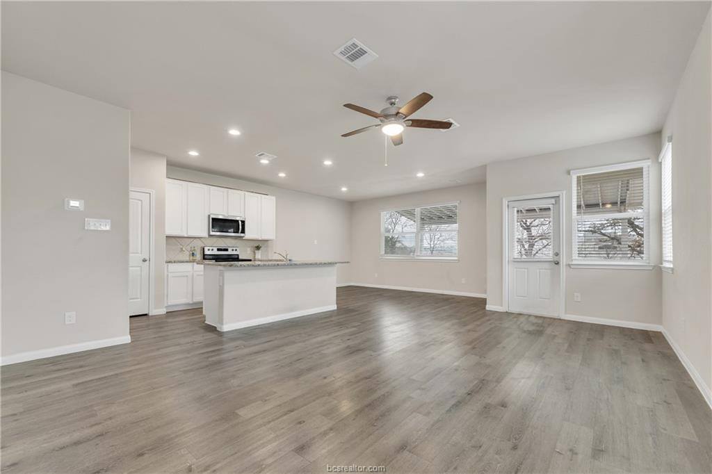 4700 Nopalitos Way, Bryan, TX 77807