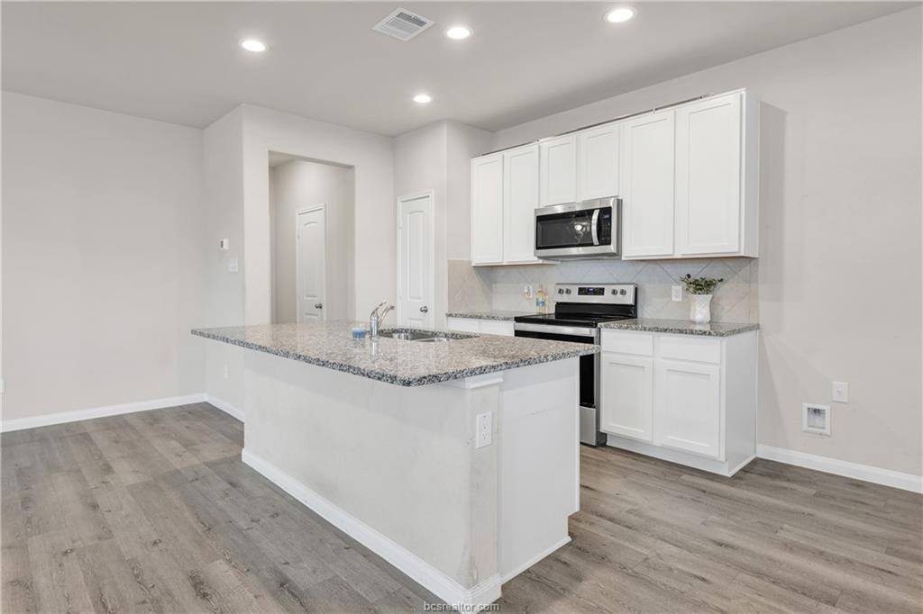 4700 Nopalitos Way, Bryan, TX 77807