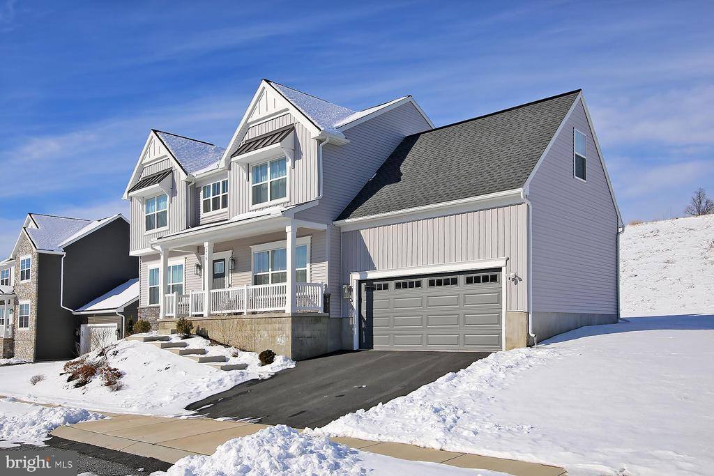 216 Copper Ridge Drive, Newmanstown, PA 17073