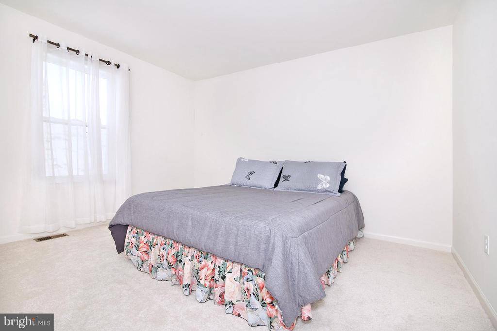 216 Copper Ridge Drive, Newmanstown, PA 17073