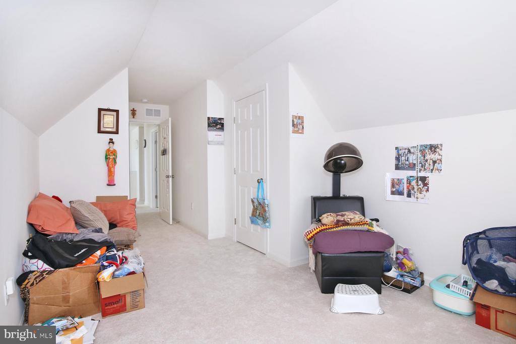 216 Copper Ridge Drive, Newmanstown, PA 17073