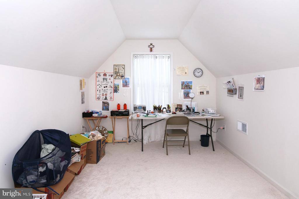 216 Copper Ridge Drive, Newmanstown, PA 17073