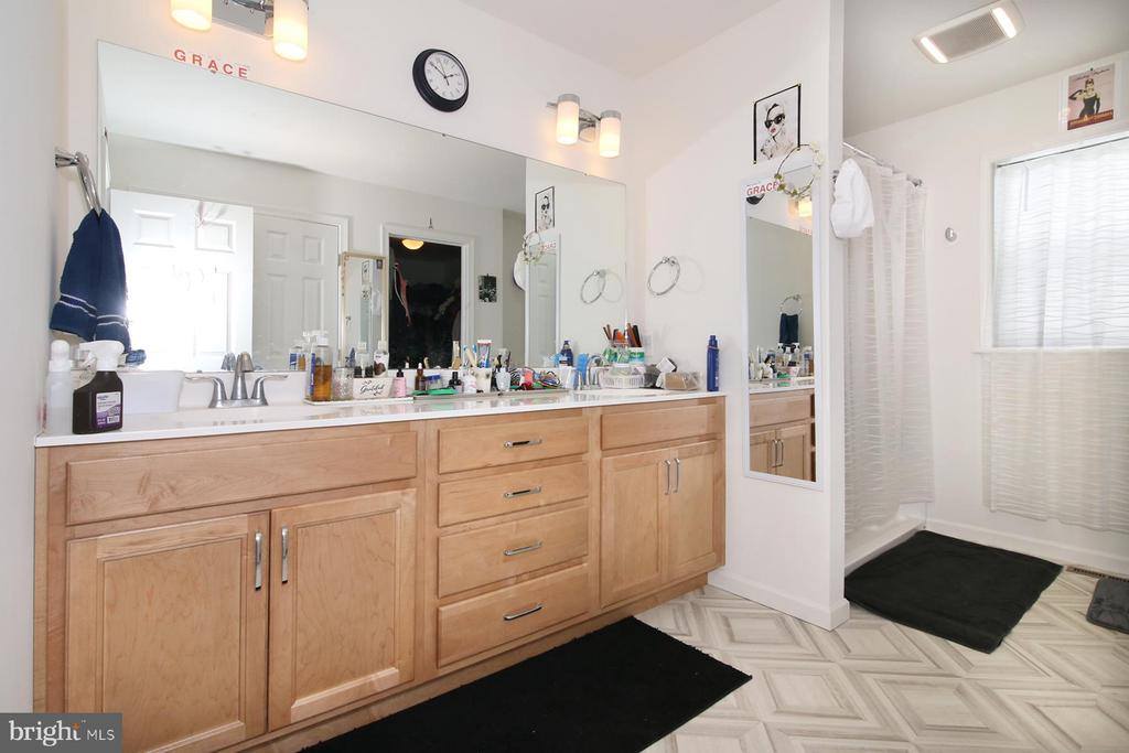 216 Copper Ridge Drive, Newmanstown, PA 17073