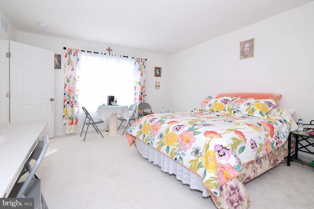 216 Copper Ridge Drive, Newmanstown, PA 17073