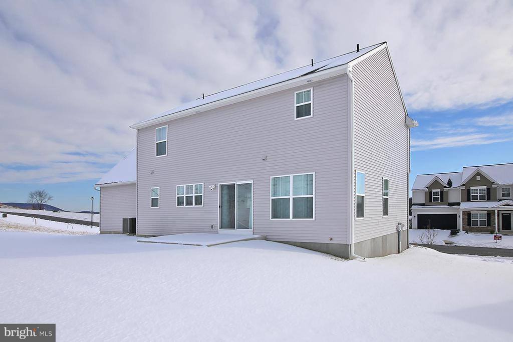 216 Copper Ridge Drive, Newmanstown, PA 17073