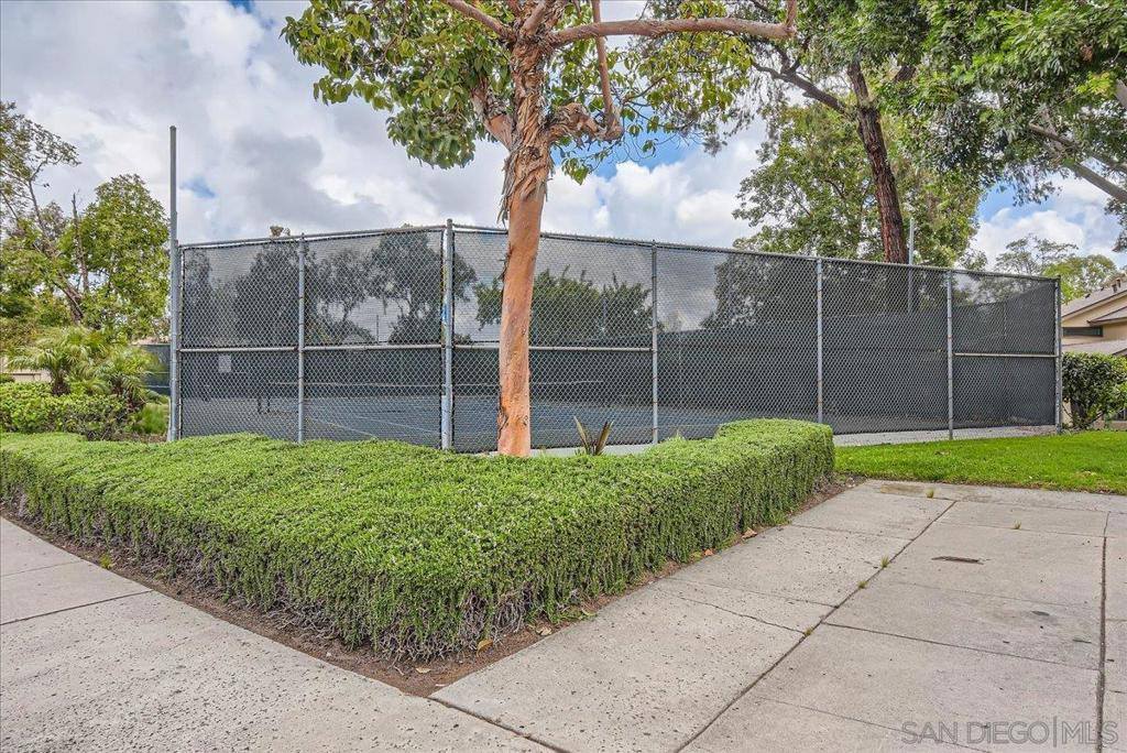 5364 Caminito Velasquez, San Diego, CA 92124