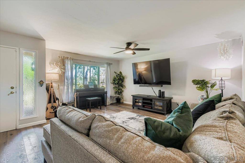 5364 Caminito Velasquez, San Diego, CA 92124