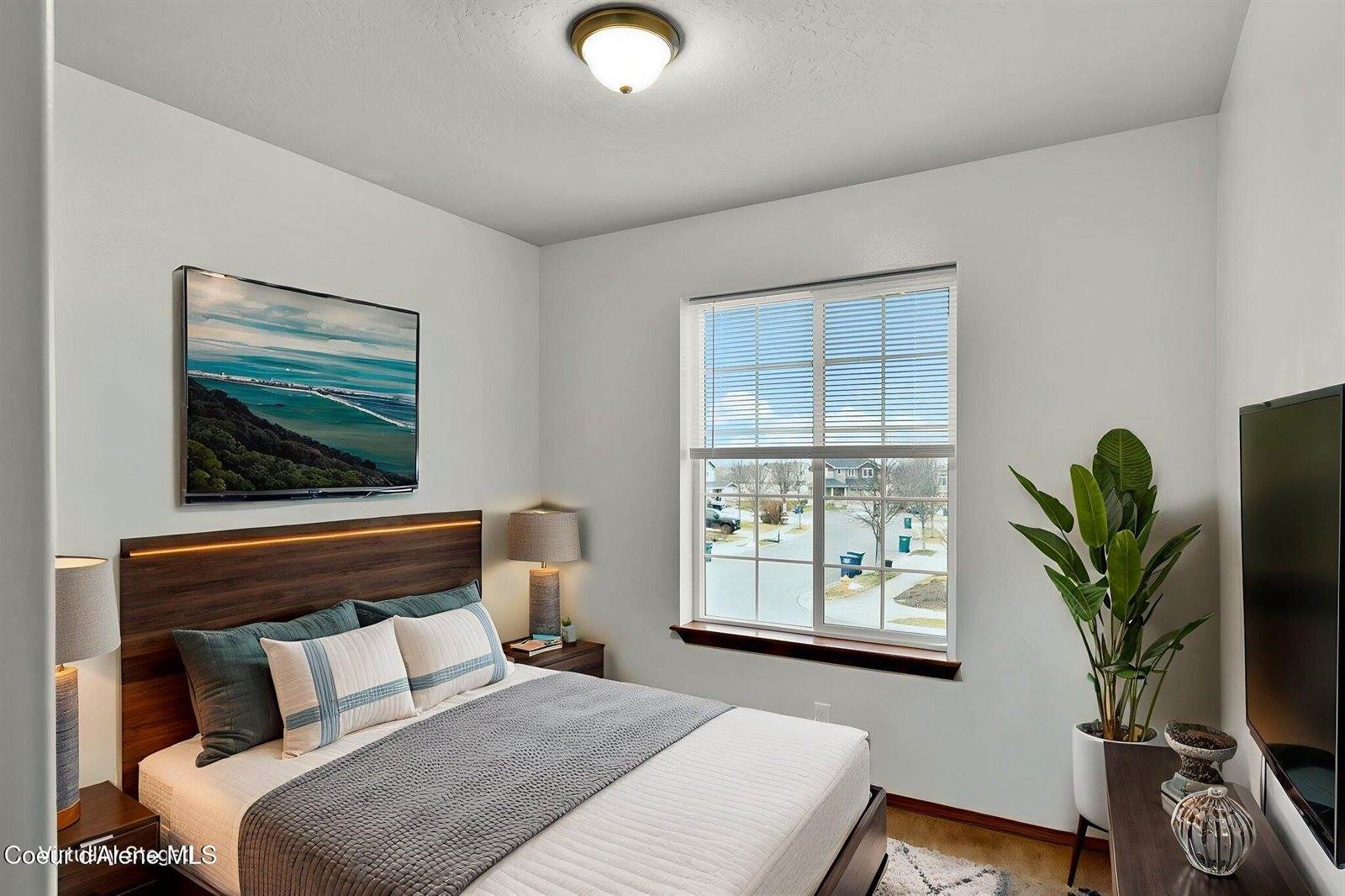 2118 North Teanaway Dr, Post Falls, ID 83854